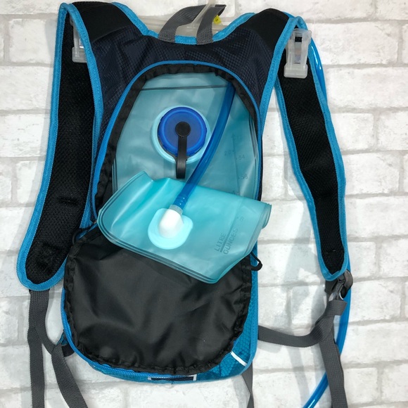YISMEET Hydration Backpack, Water Reservoir  70oz - Picture 3 of 5